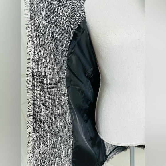 Karl Lagerfeld Paris Monochrome Tweed Fringe Ruffle Coat Size 2 - Picture 10 of 12